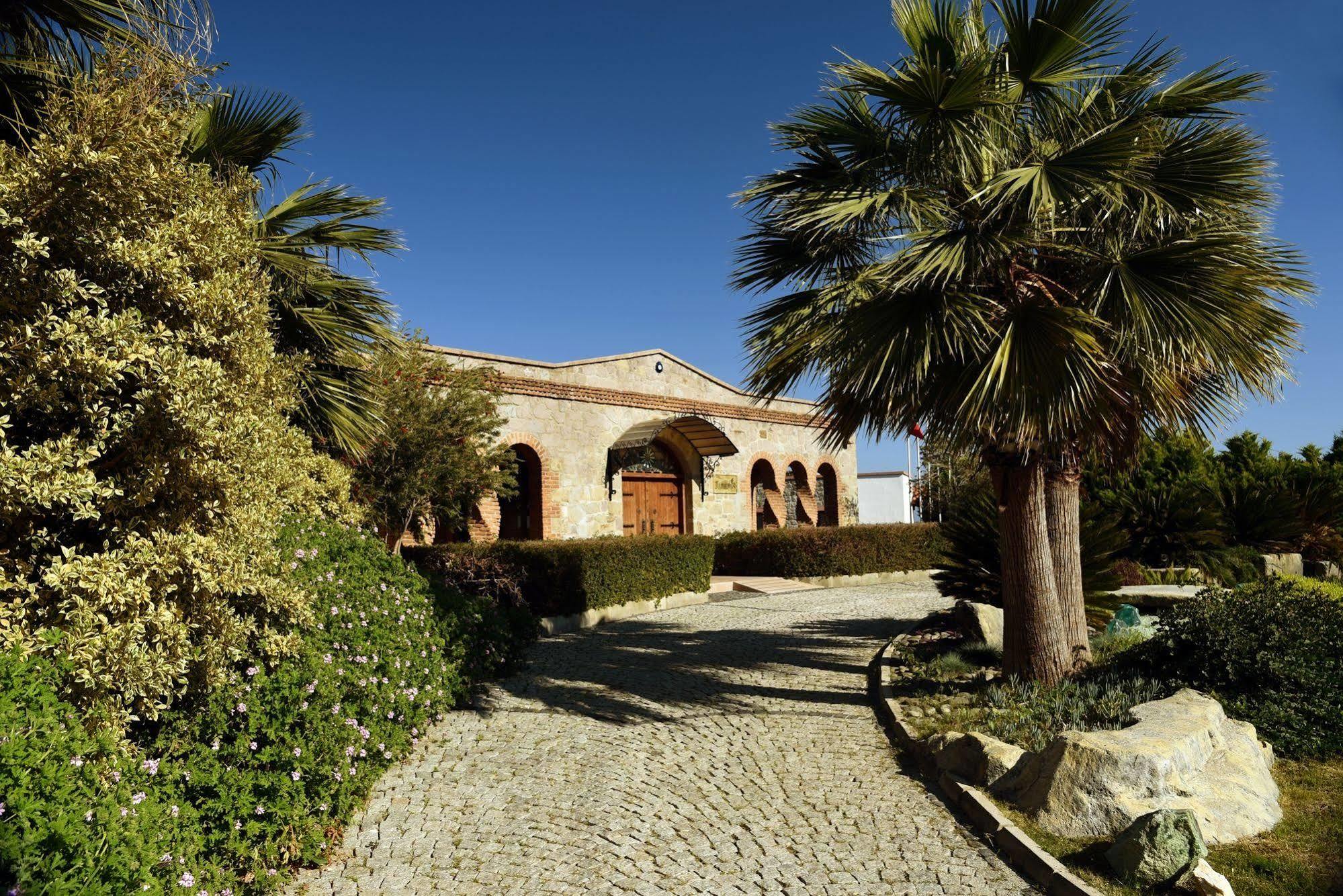 אורטקנט Temenos Luxury Suites Hotel & Spa מראה חיצוני תמונה
